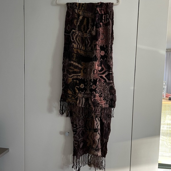 Wilfred Scarf - Picture 1 of 3